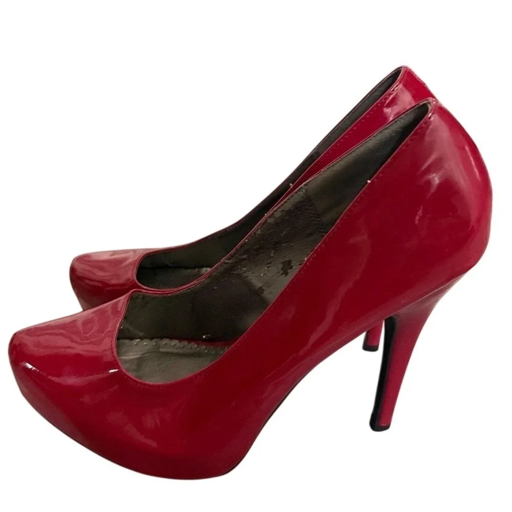 Hot‎ Topic Red Patent Platform Pumps Womens Size 10 Almond Toe High Heels